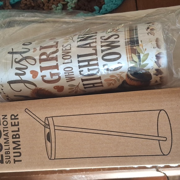 Adorable Cow Design Tumbler - 20oz - Picture 2 of 2